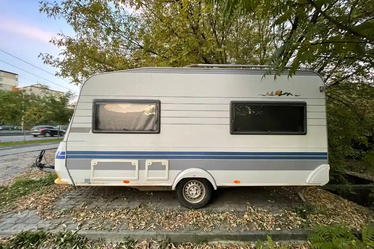 short term trailer parking tips for safety