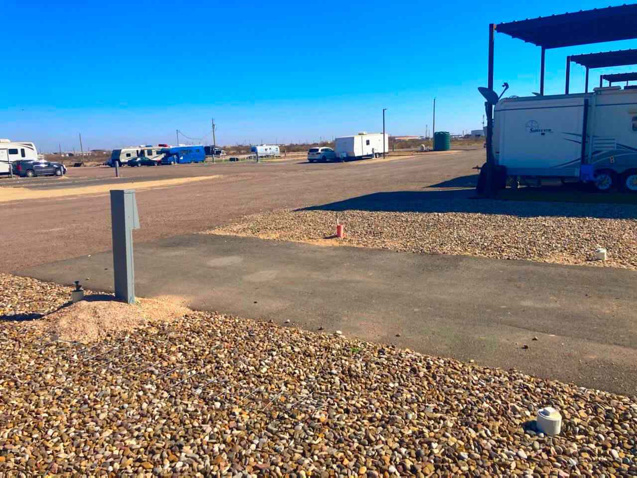 Odessa-RV-Park-02-Paved-Drives-and-Spots_11zon